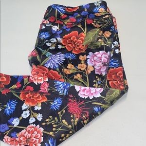 LuLaRoe Jade Capri Workout Pants